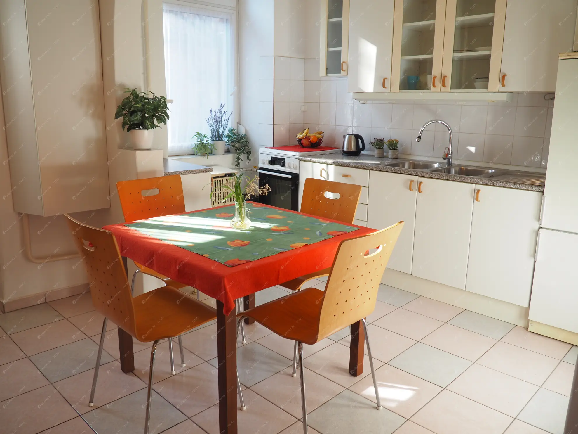 Kiadó albérlet 228000 Ft/hó áron: Budapest, VIII. kerület  II. János Pál pápa tér. Mérete: 45 nm, 1 szobás | Alberlet.hu - 6590817