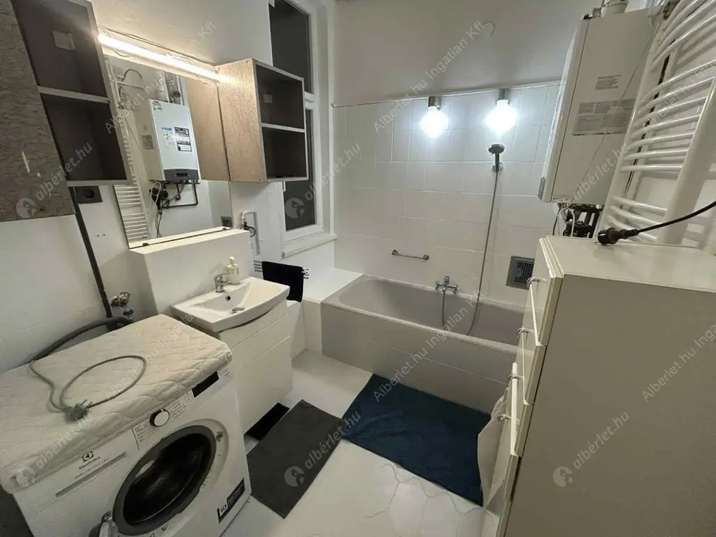 Kiadó albérlet 270000 Ft/hó áron: Budapest, VIII. kerület  II. János Pál pápa tér. Mérete: 51 nm, 1 szobás | Alberlet.hu - 6603680