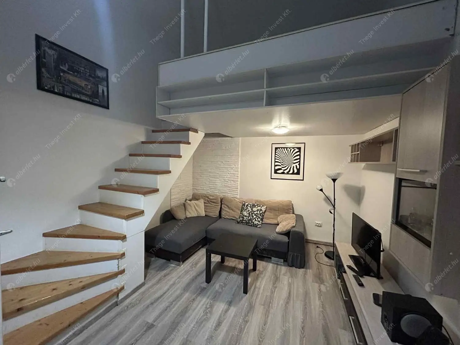 Kiadó albérlet 270000 Ft/hó áron: Budapest, VIII. kerület  II. János Pál pápa tér. Mérete: 51 nm, 2 szobás | Alberlet.hu - 6576113