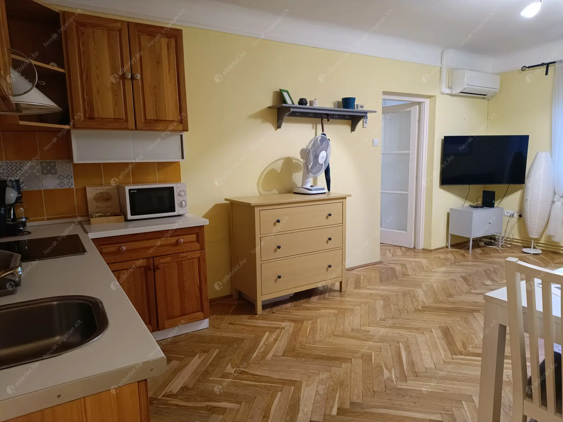 Kiadó albérlet 250000 Ft/hó áron: Budapest, VIII. kerület  II jános pál pápa tér. Mérete: 53 nm, 2 szobás | Alberlet.hu - 6332006