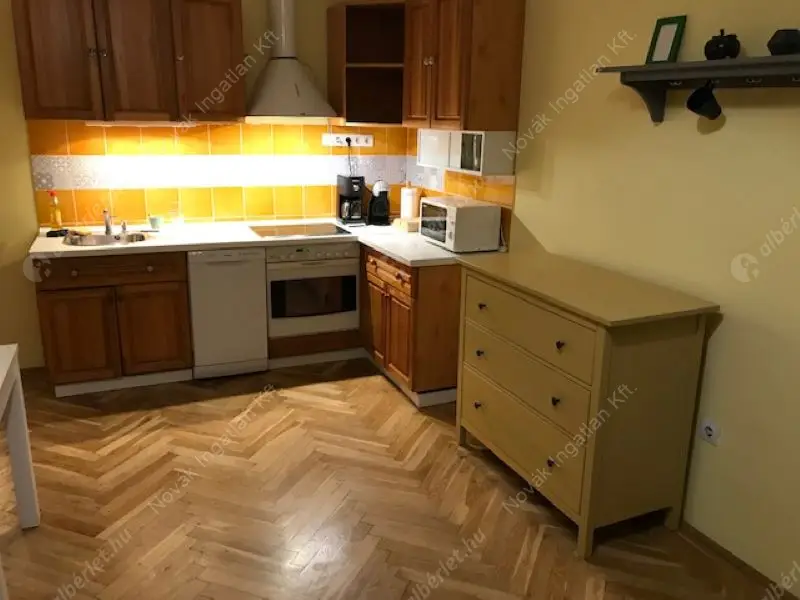 Kiadó albérlet 250000 Ft/hó áron: Budapest, VIII. kerület  II jános pál pápa tér. Mérete: 53 nm, 2 szobás | Alberlet.hu - 6332014