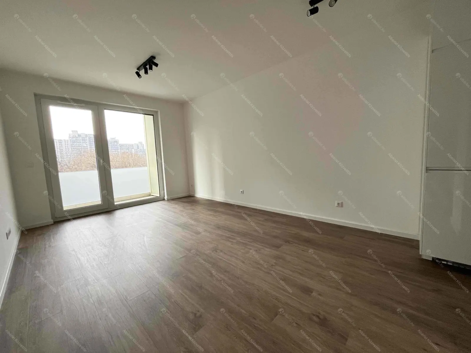 Kiadó albérlet 245000 Ft/hó áron: Budapest, VIII. kerület  Illés utca. Mérete: 45 nm, 2 szobás | Alberlet.hu - 6669345