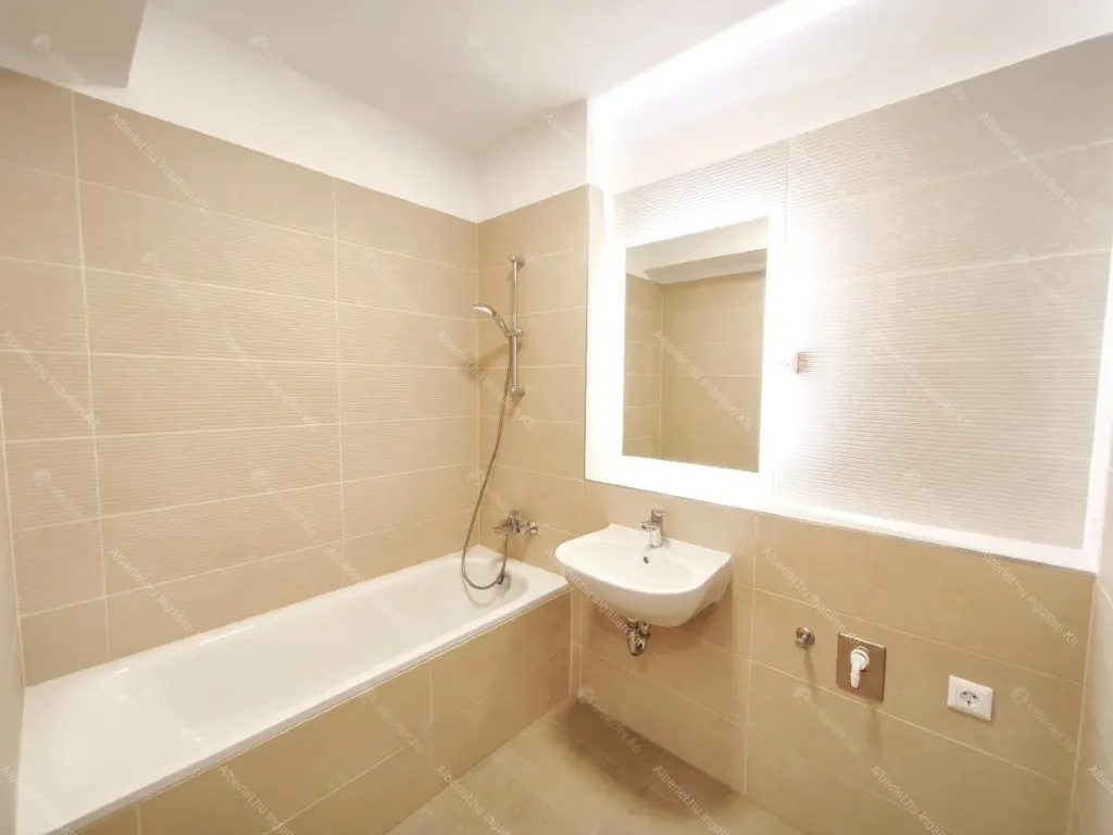 Kiadó albérlet 300000 Ft/hó áron: Budapest, VIII. kerület  Illés utca. Mérete: 47 nm, 2 szobás | Alberlet.hu - 6693968