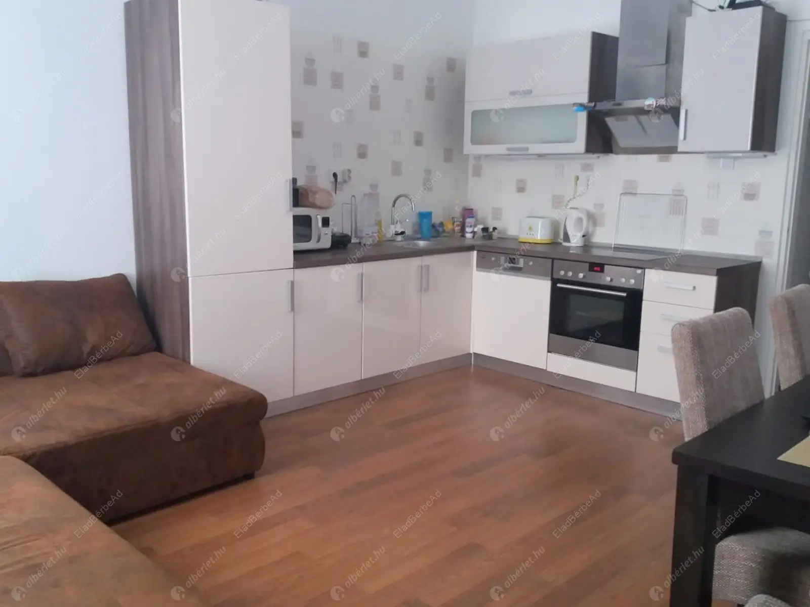 Kiadó albérlet 280000 Ft/hó áron: Budapest, VIII. kerület  Illés utca. Mérete: 57 nm, 2 szobás | Alberlet.hu - 6559856