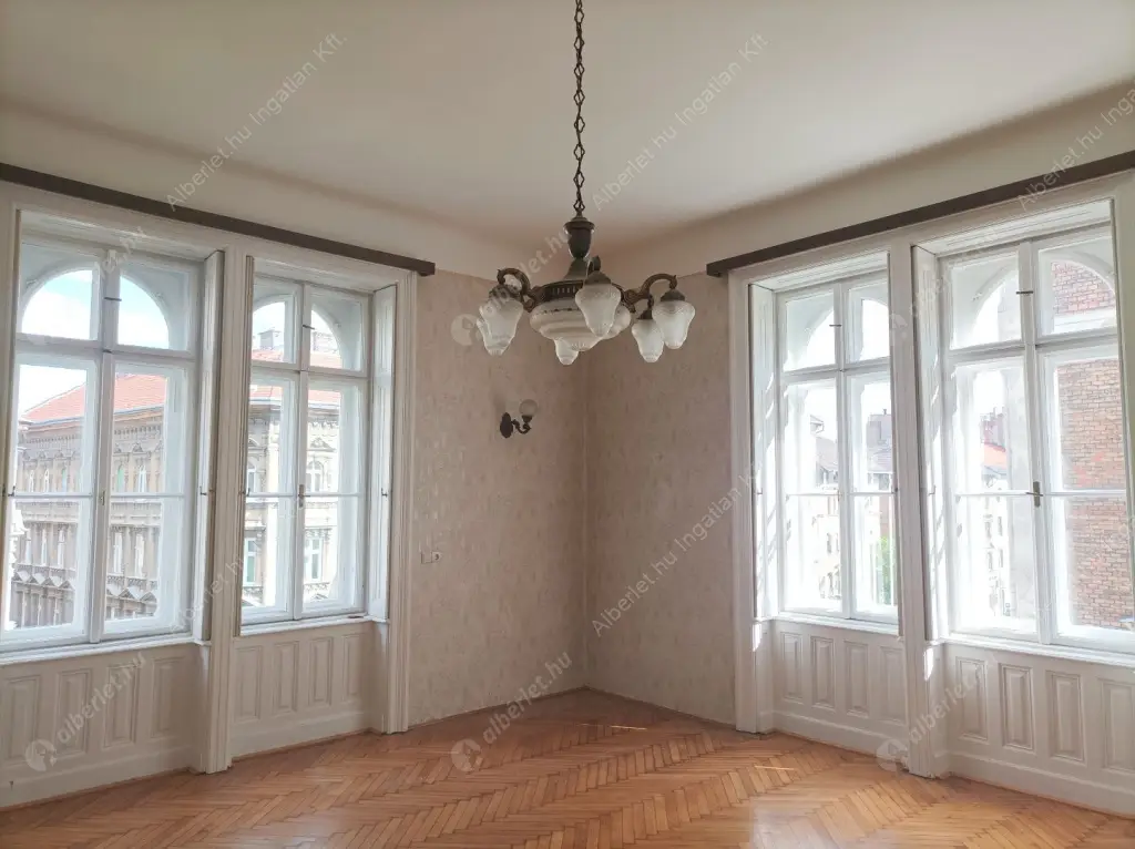 Kiadó albérlet 300000 Ft/hó áron: Budapest, VIII. kerület  József körút. Mérete: 127 nm, 3 szobás | Alberlet.hu - 6567558