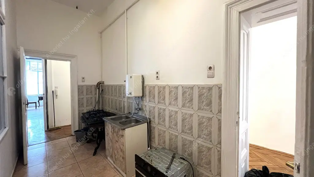 Kiadó albérlet 300000 Ft/hó áron: Budapest, VIII. kerület  József körút. Mérete: 127 nm, 3 szobás | Alberlet.hu - 6567570