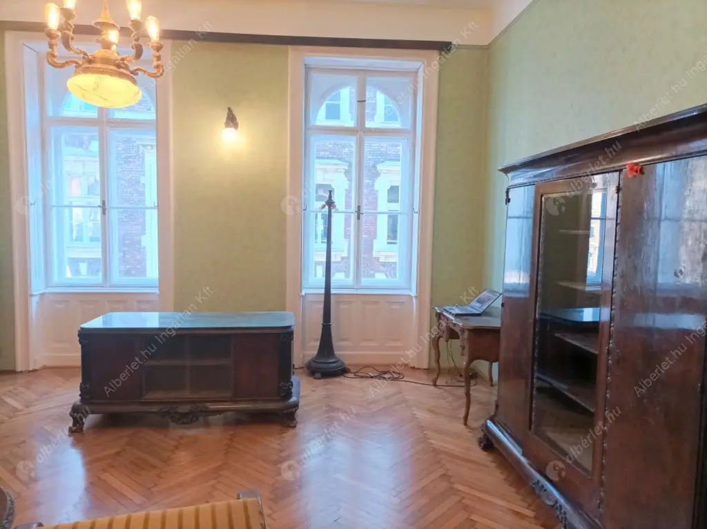 Kiadó albérlet 300000 Ft/hó áron: Budapest, VIII. kerület  József körút. Mérete: 127 nm, 3 szobás | Alberlet.hu - 6614555