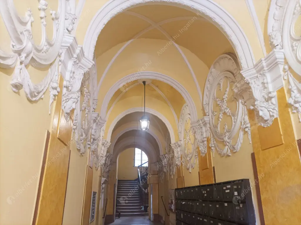 Kiadó albérlet 300000 Ft/hó áron: Budapest, VIII. kerület  József körút. Mérete: 127 nm, 3 szobás | Alberlet.hu - 6614565