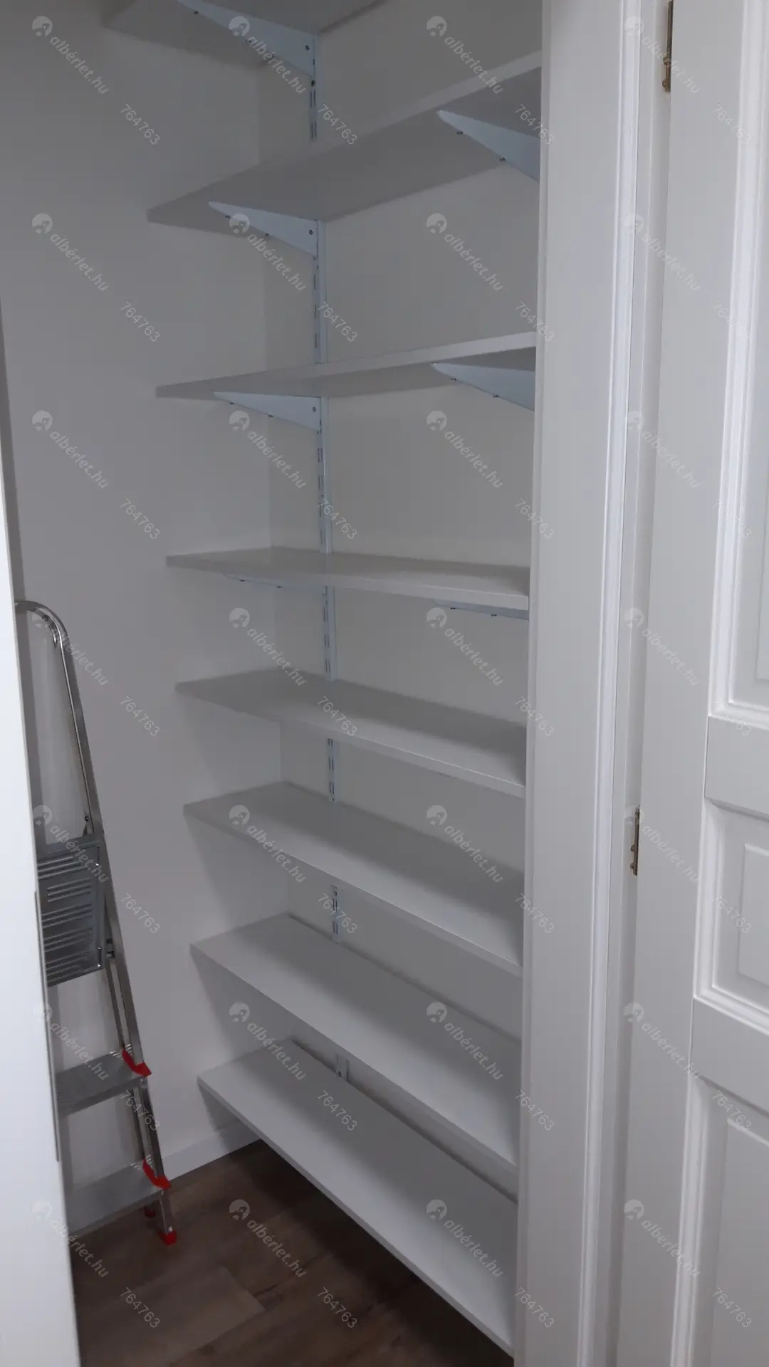 Kiadó albérlet 200000 Ft/hó áron: Budapest, VIII. kerület  József körút. Mérete: 30 nm, 1 szobás | Alberlet.hu - 6490666