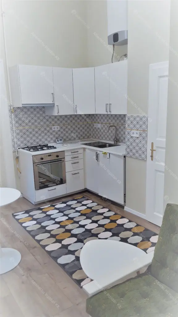 Kiadó albérlet 200000 Ft/hó áron: Budapest, VIII. kerület  József körút. Mérete: 30 nm, 1 szobás | Alberlet.hu - 6702421