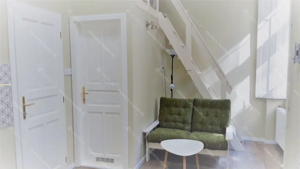 Kiadó albérlet 200000 Ft/hó áron: Budapest, VIII. kerület  József körút. Mérete: 30 nm, 1 szobás | Alberlet.hu - 6709370