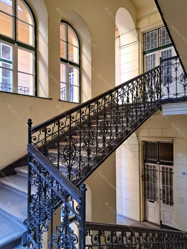 Kiadó albérlet 235000 Ft/hó áron: Budapest, VIII. kerület  József körút. Mérete: 47 nm, 2 szobás | Alberlet.hu - 6683579