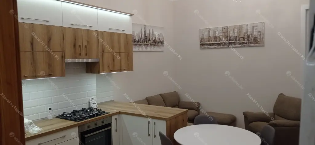 Kiadó albérlet 290000 Ft/hó áron: Budapest, VIII. kerület  József körút. Mérete: 47 nm, 3 szobás | Alberlet.hu - 6700535