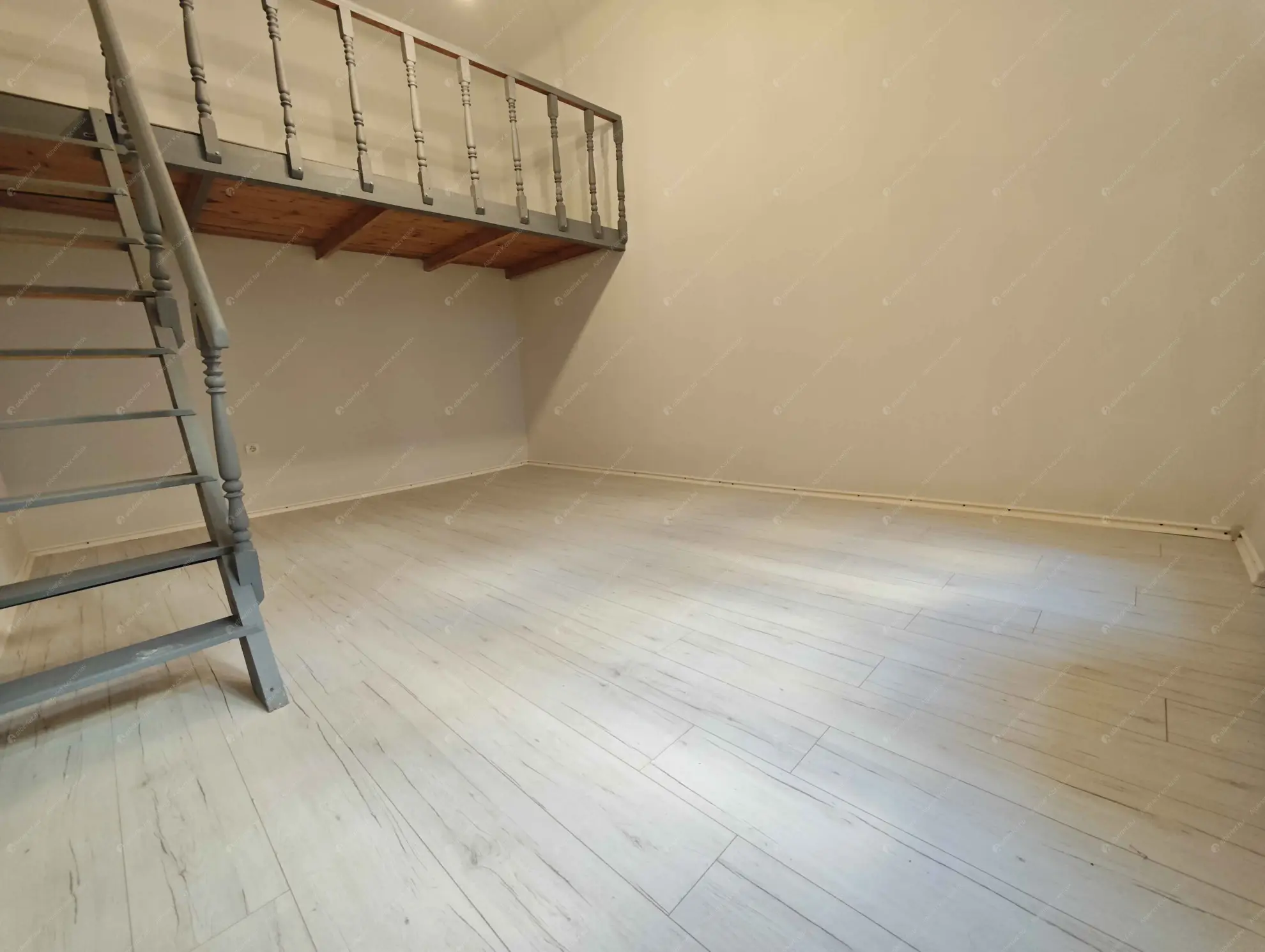 Kiadó albérlet 180000 Ft/hó áron: Budapest, VIII. kerület  József utca. Mérete: 29 nm, 1 szobás | Alberlet.hu - 6591568