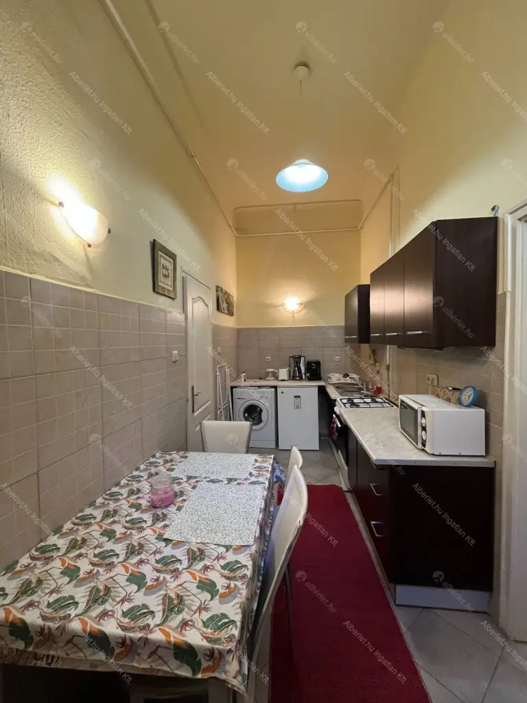 Kiadó albérlet 180000 Ft/hó áron: Budapest, VIII. kerület  József utca. Mérete: 32 nm, 1 szobás | Alberlet.hu - 6695155