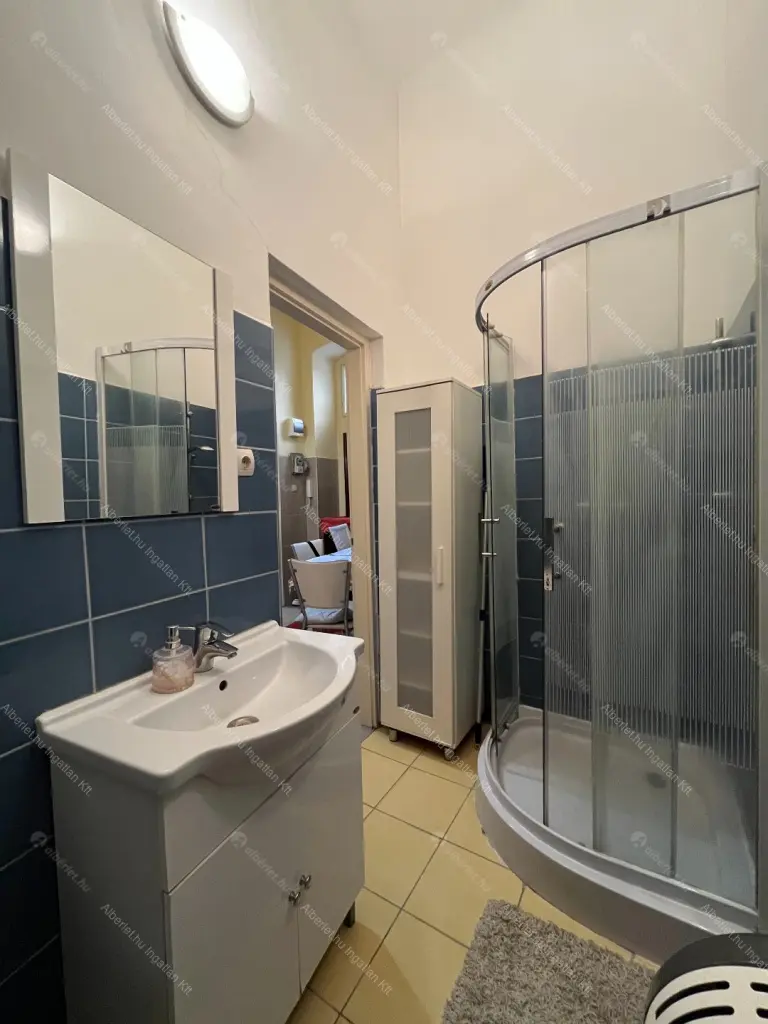 Kiadó albérlet 180000 Ft/hó áron: Budapest, VIII. kerület  József utca. Mérete: 32 nm, 1 szobás | Alberlet.hu - 6695156