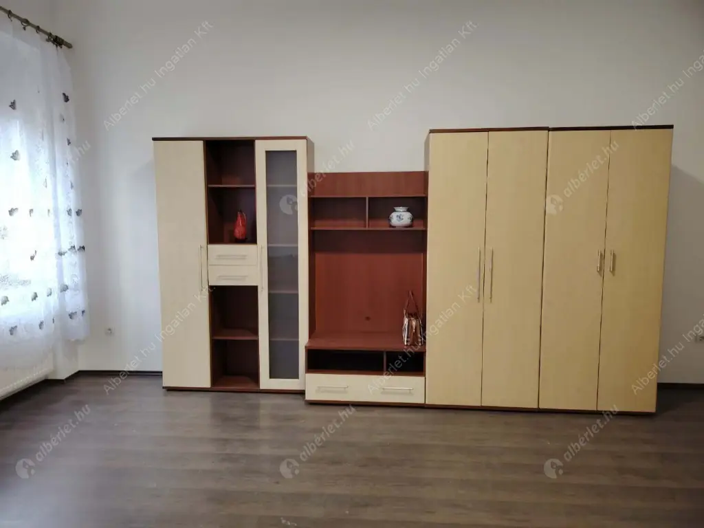 Kiadó albérlet 220000 Ft/hó áron: Budapest, VIII. kerület  Kálvária utca. Mérete: 44 nm, 2 szobás | Alberlet.hu - 6604091