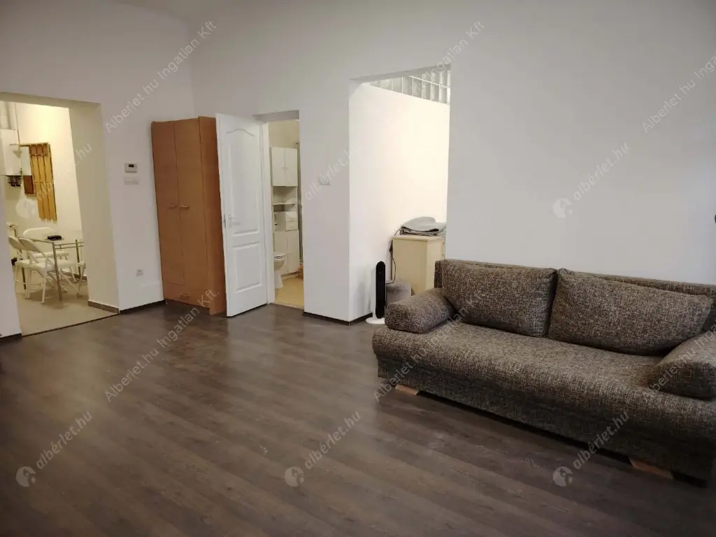 Kiadó albérlet 220000 Ft/hó áron: Budapest, VIII. kerület  Kálvária utca. Mérete: 44 nm, 2 szobás | Alberlet.hu - 6604093