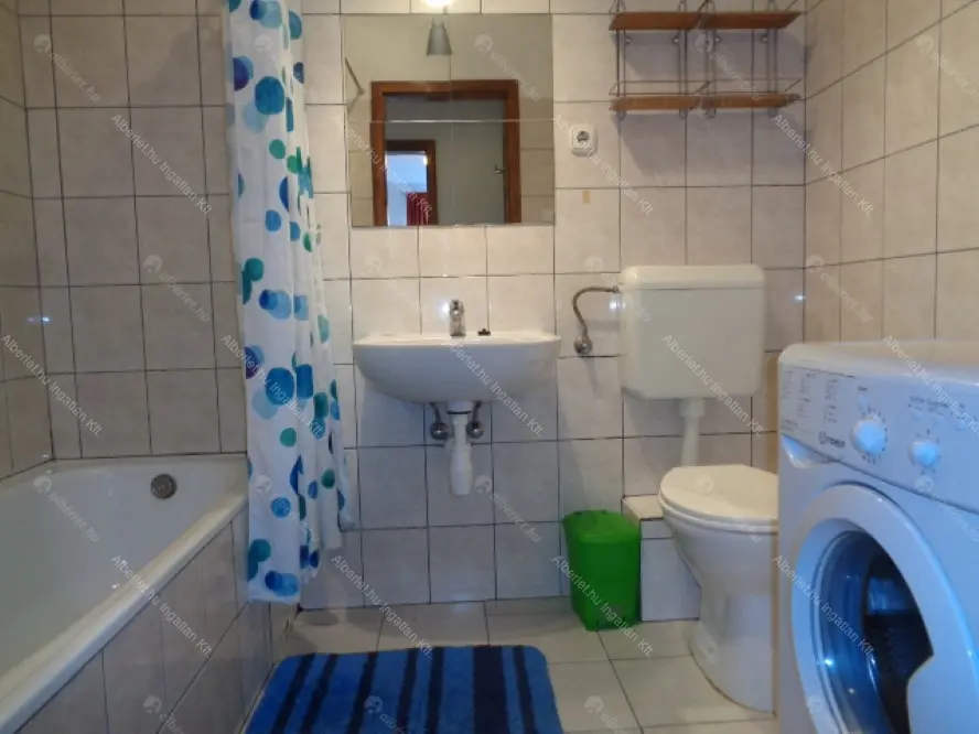 Kiadó albérlet 220000 Ft/hó áron: Budapest, VIII. kerület  Kálvária utca. Mérete: 49 nm, 2 szobás | Alberlet.hu - 6652935