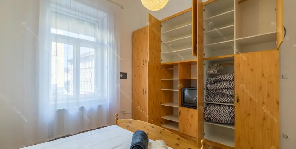 Kiadó albérlet 269000 Ft/hó áron: Budapest, VIII. kerület  Kis Salétrom . Mérete: 65 nm, 2 szobás | Alberlet.hu - 6666758