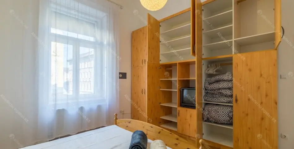 Kiadó albérlet 259000 Ft/hó áron: Budapest, VIII. kerület  Kis Salétrom utca . Mérete: 65 nm, 2 szobás | Alberlet.hu - 6661594