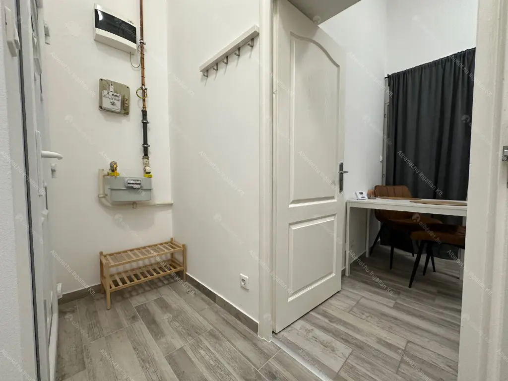 Kiadó albérlet 189000 Ft/hó áron: Budapest, VIII. kerület  Kisfaludy  utca . Mérete: 22 nm, 1 szobás | Alberlet.hu - 6675631