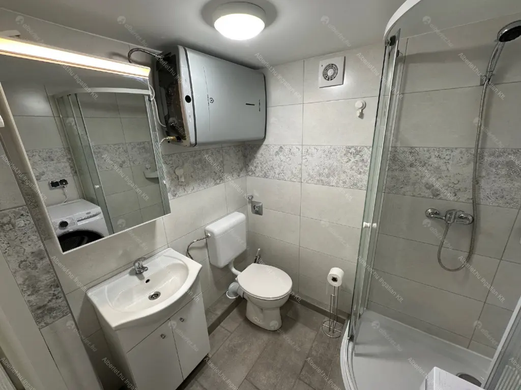 Kiadó albérlet 189000 Ft/hó áron: Budapest, VIII. kerület  Kisfaludy  utca . Mérete: 22 nm, 1 szobás | Alberlet.hu - 6675634