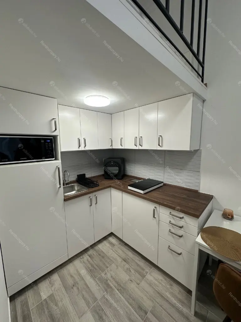 Kiadó albérlet 220000 Ft/hó áron: Budapest, VIII. kerület  Kisfaludy utca. Mérete: 22 nm, 1 szobás | Alberlet.hu - 6662018