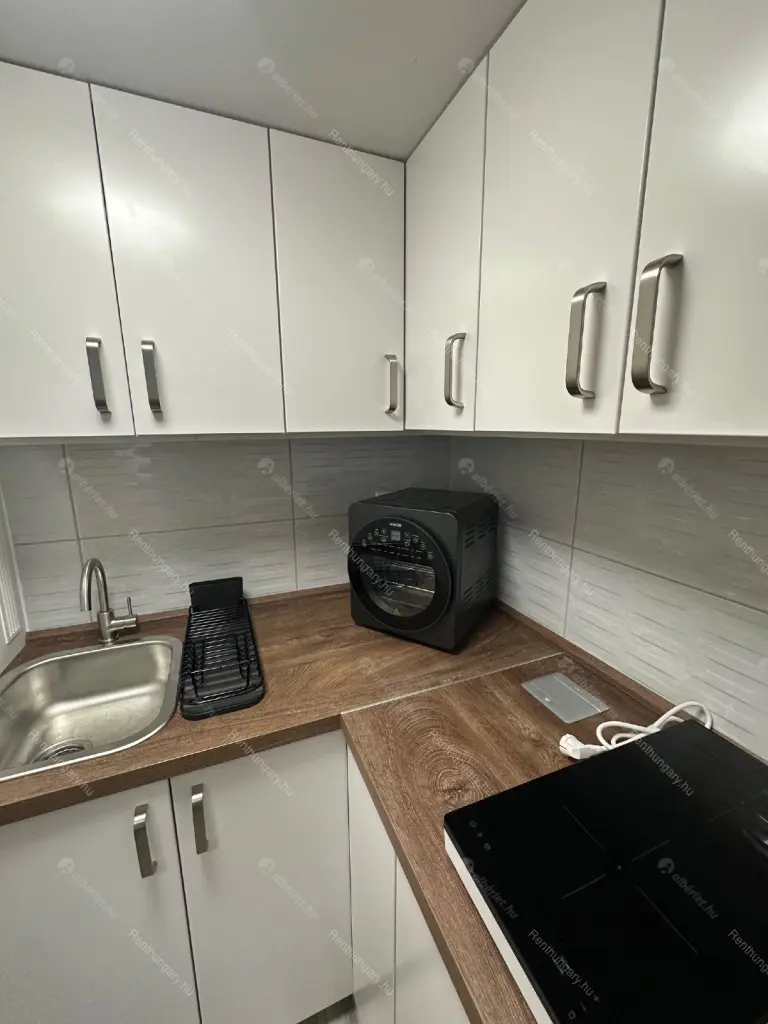 Kiadó albérlet 220000 Ft/hó áron: Budapest, VIII. kerület  Kisfaludy utca. Mérete: 22 nm, 1 szobás | Alberlet.hu - 6662027