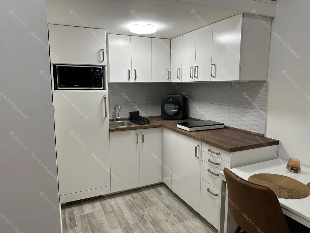 Kiadó albérlet 199000 Ft/hó áron: Budapest, VIII. kerület  Kisfaludy utca. Mérete: 22 nm, 1 szobás | Alberlet.hu - 6675635