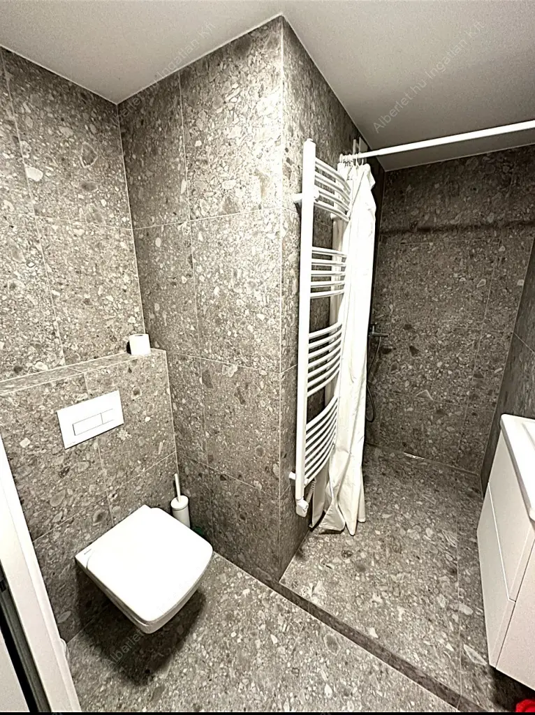 Kiadó albérlet 250000 Ft/hó áron: Budapest, VIII. kerület  Kisfaludy utca. Mérete: 30 nm, 1 szobás | Alberlet.hu - 6614048