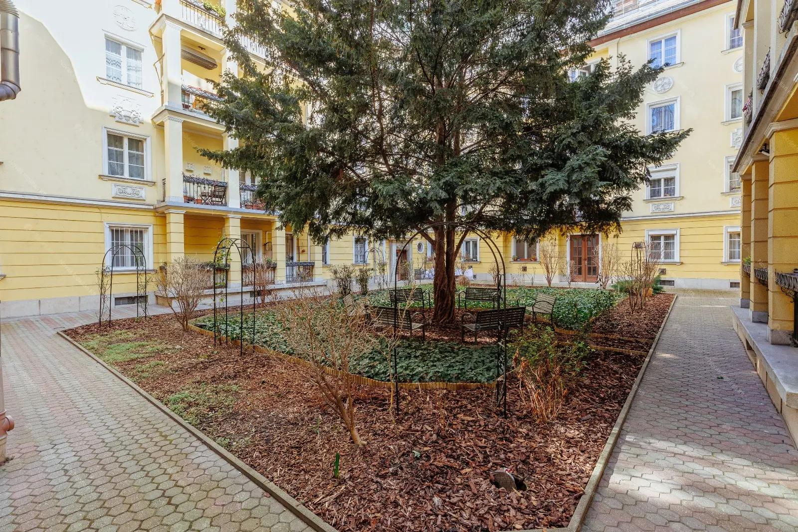 Kiadó albérlet 240000 Ft/hó áron: Budapest, VIII. kerület  Kisfaludy utca. Mérete: 40 nm, 1 szobás | Alberlet.hu - 6662308