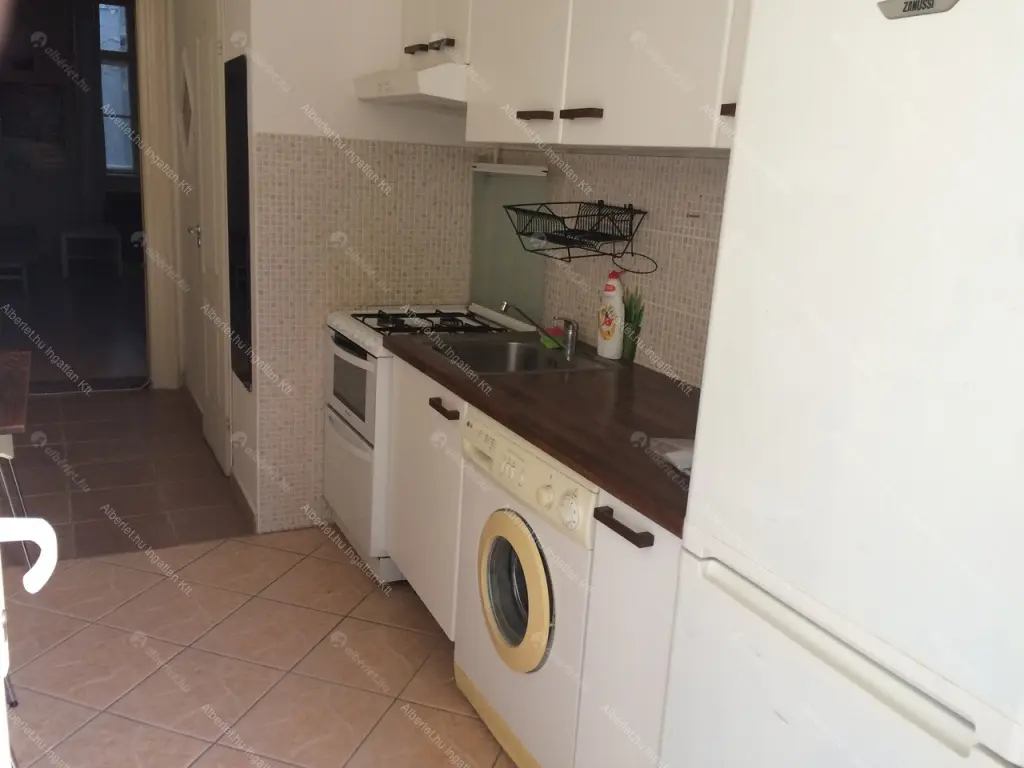 Kiadó albérlet 180000 Ft/hó áron: Budapest, VIII. kerület  Kiss József utca. Mérete: 35 nm, 1 szobás | Alberlet.hu - 6677795