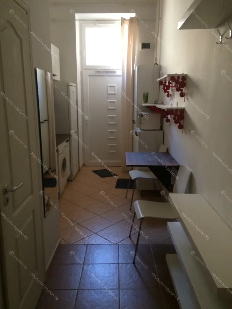 Kiadó albérlet 180000 Ft/hó áron: Budapest, VIII. kerület  Kiss József utca. Mérete: 35 nm, 1 szobás | Alberlet.hu - 6692797