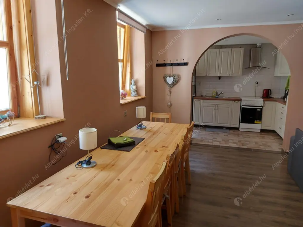 Kiadó albérlet 450000 Ft/hó áron: Budapest, VIII. kerület  Kiss József utca. Mérete: 66 nm, 4 szobás | Alberlet.hu - 6534632