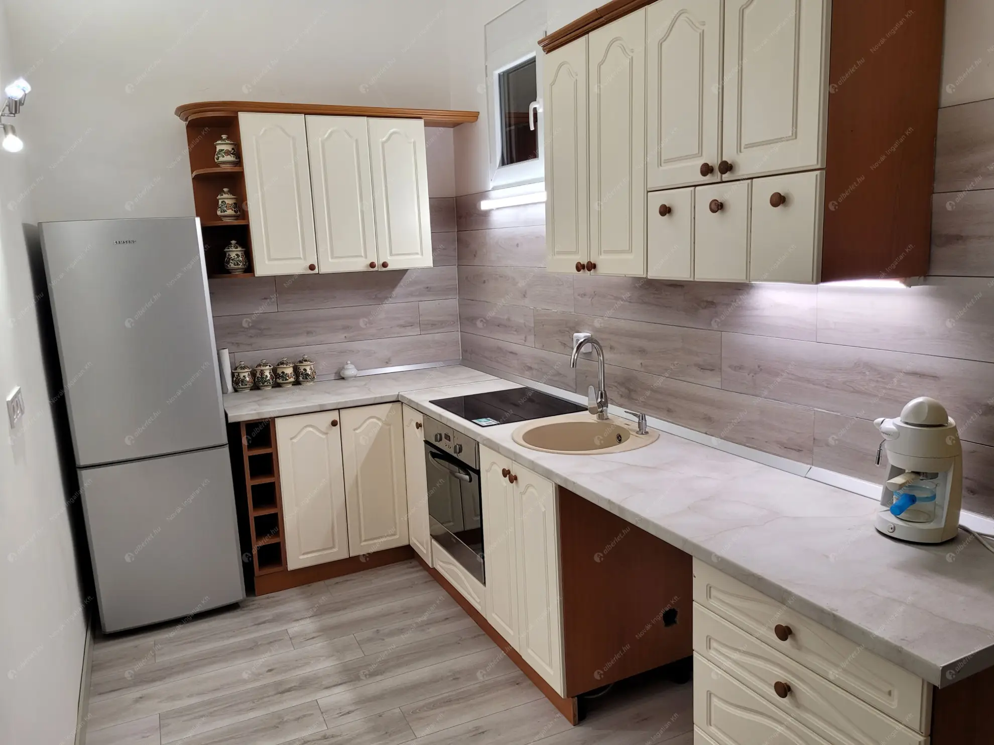 Kiadó albérlet 330000 Ft/hó áron: Budapest, VIII. kerület  Kiss József utca. Mérete: 70 nm, 2 szobás | Alberlet.hu - 6629516