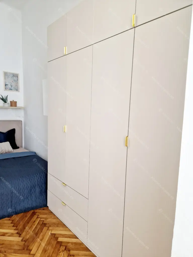 Kiadó albérlet 220000 Ft/hó áron: Budapest, VIII. kerület  Korányi Sándor utca. Mérete: 44 nm, 1 szobás | Alberlet.hu - 6687731