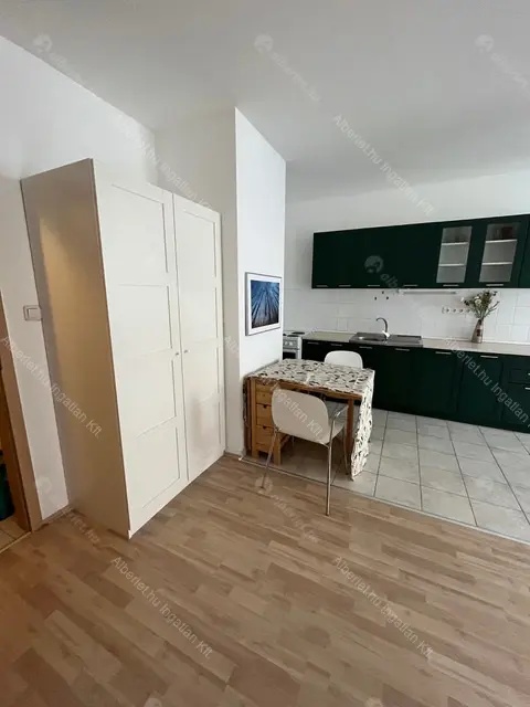 Kiadó albérlet 220000 Ft/hó áron: Budapest, VIII. kerület  Kőris utca. Mérete: 35 nm, 1 szobás | Alberlet.hu - 6649107