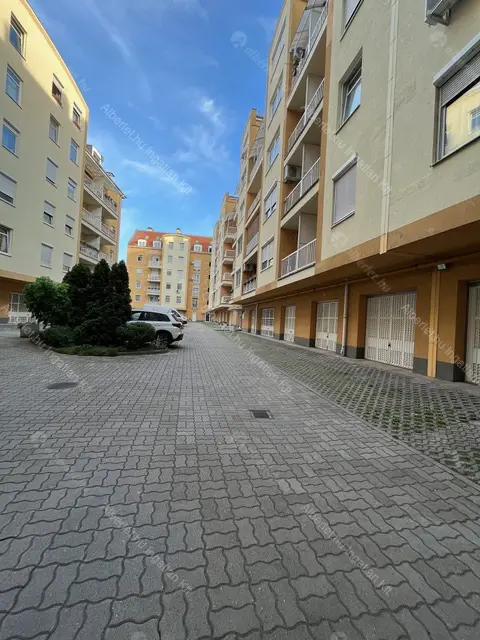 Kiadó albérlet 220000 Ft/hó áron: Budapest, VIII. kerület  Kőris utca. Mérete: 35 nm, 1 szobás | Alberlet.hu - 6655257