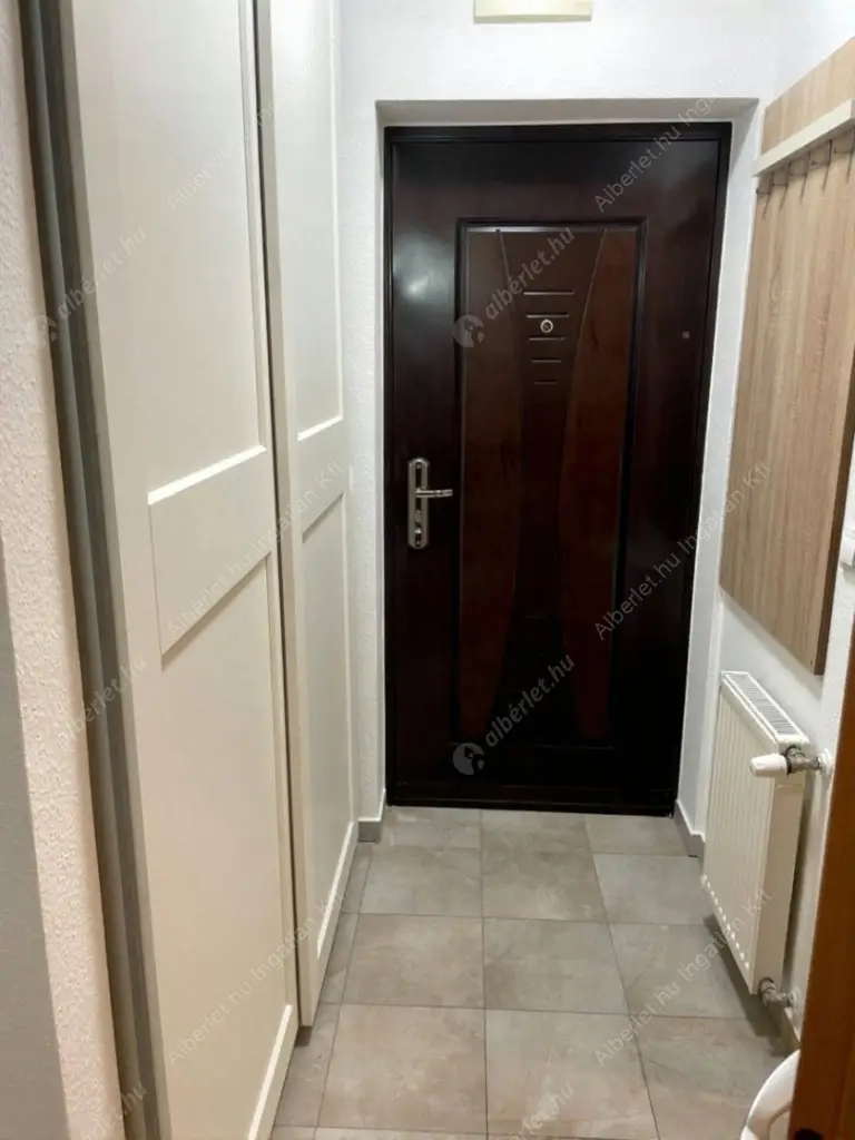 Kiadó albérlet 200000 Ft/hó áron: Budapest, VIII. kerület  Koszorú utca. Mérete: 32 nm, 1 szobás | Alberlet.hu - 6579035