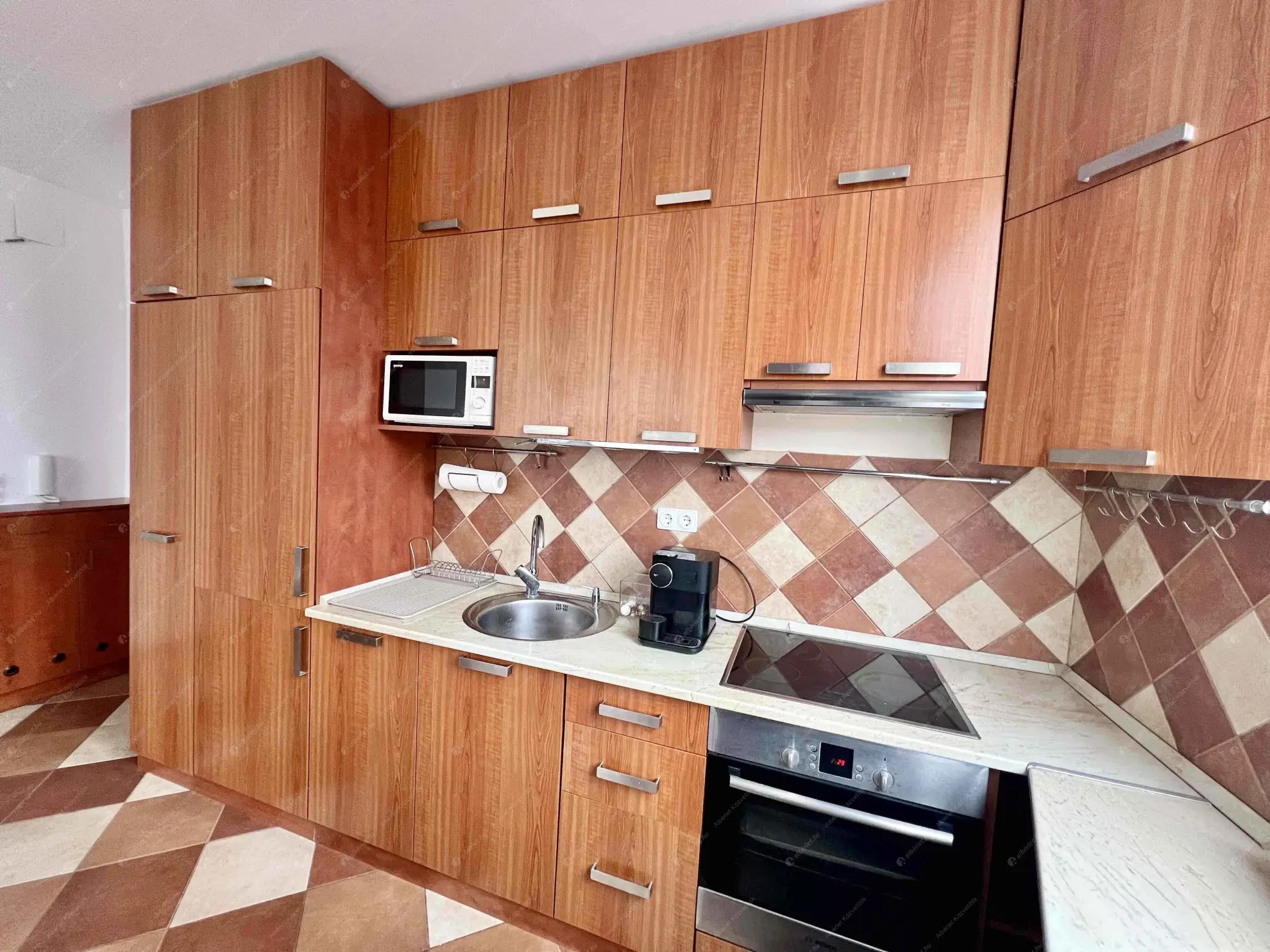 Kiadó albérlet 190000 Ft/hó áron: Budapest, VIII. kerület  Koszorú utca. Mérete: 37 nm, 1 szobás | Alberlet.hu - 6561392