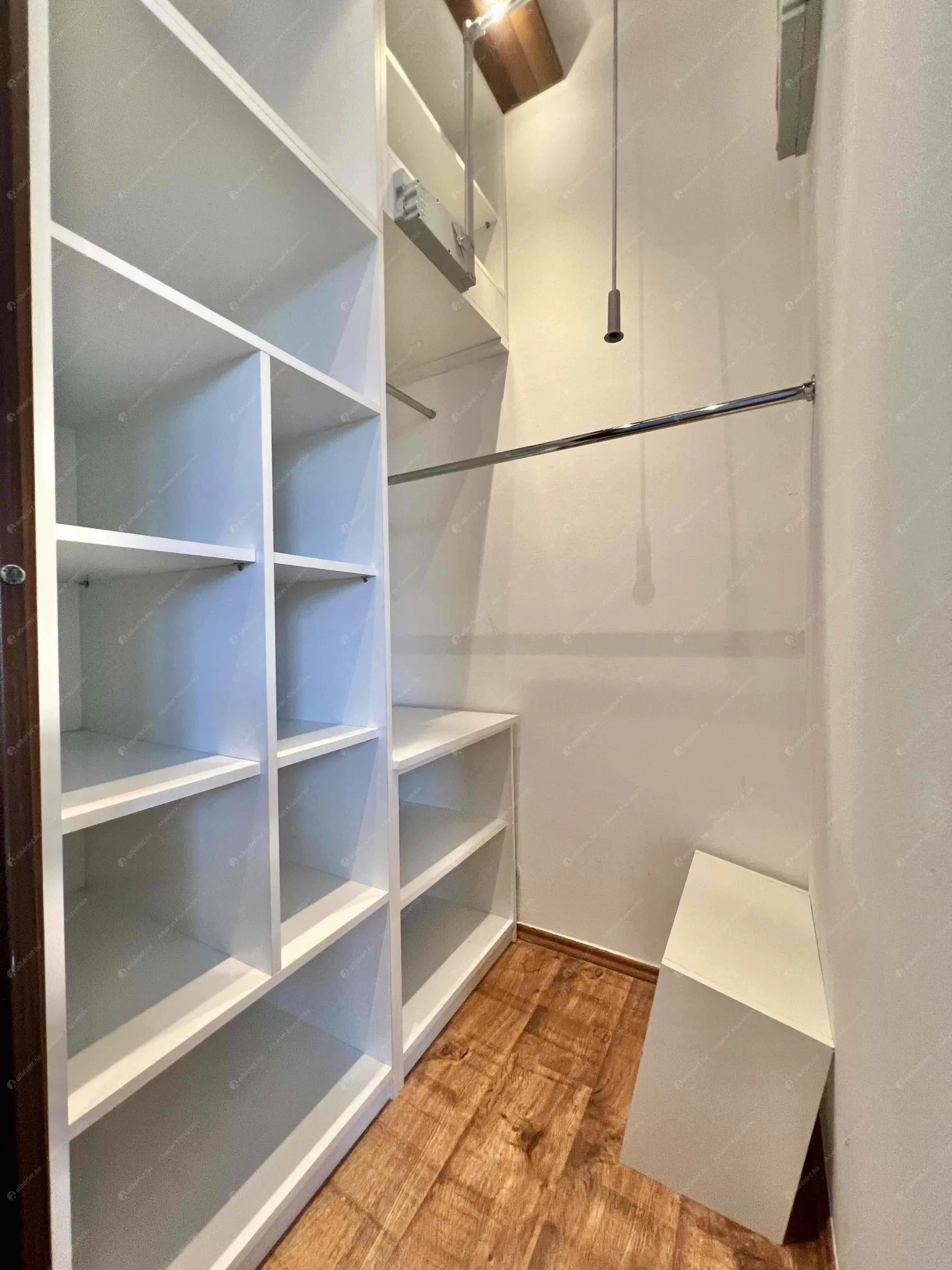 Kiadó albérlet 190000 Ft/hó áron: Budapest, VIII. kerület  Koszorú utca. Mérete: 37 nm, 1 szobás | Alberlet.hu - 6561398