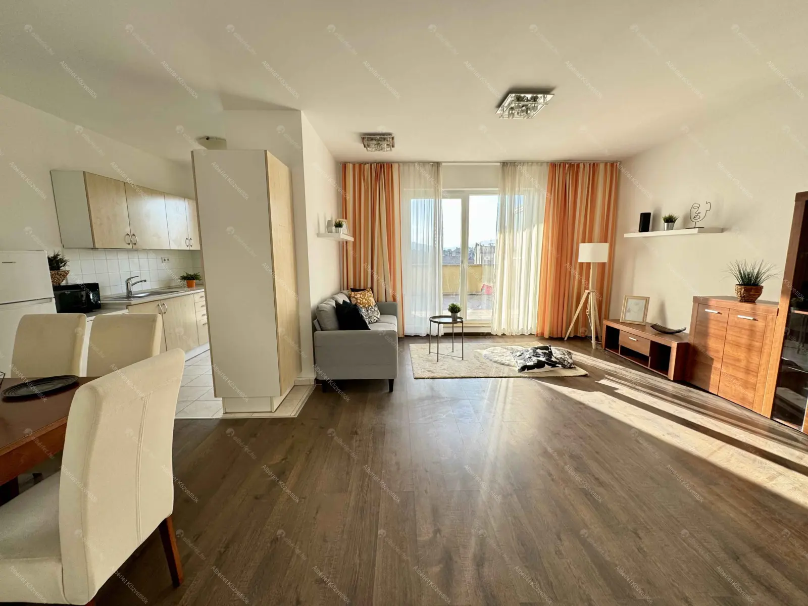 Kiadó albérlet 360000 Ft/hó áron: Budapest, VIII. kerület  Kun utca. Mérete: 90 nm, 3 szobás | Alberlet.hu - 6705862