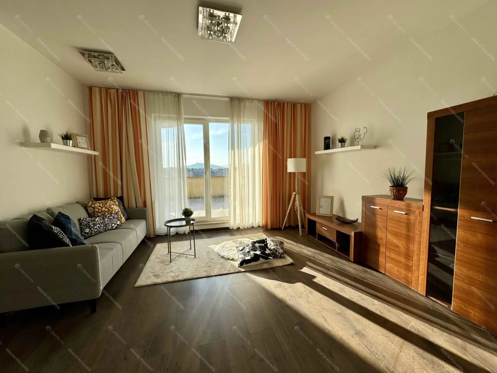 Kiadó albérlet 360000 Ft/hó áron: Budapest, VIII. kerület  Kun utca. Mérete: 90 nm, 3 szobás | Alberlet.hu - 6705865