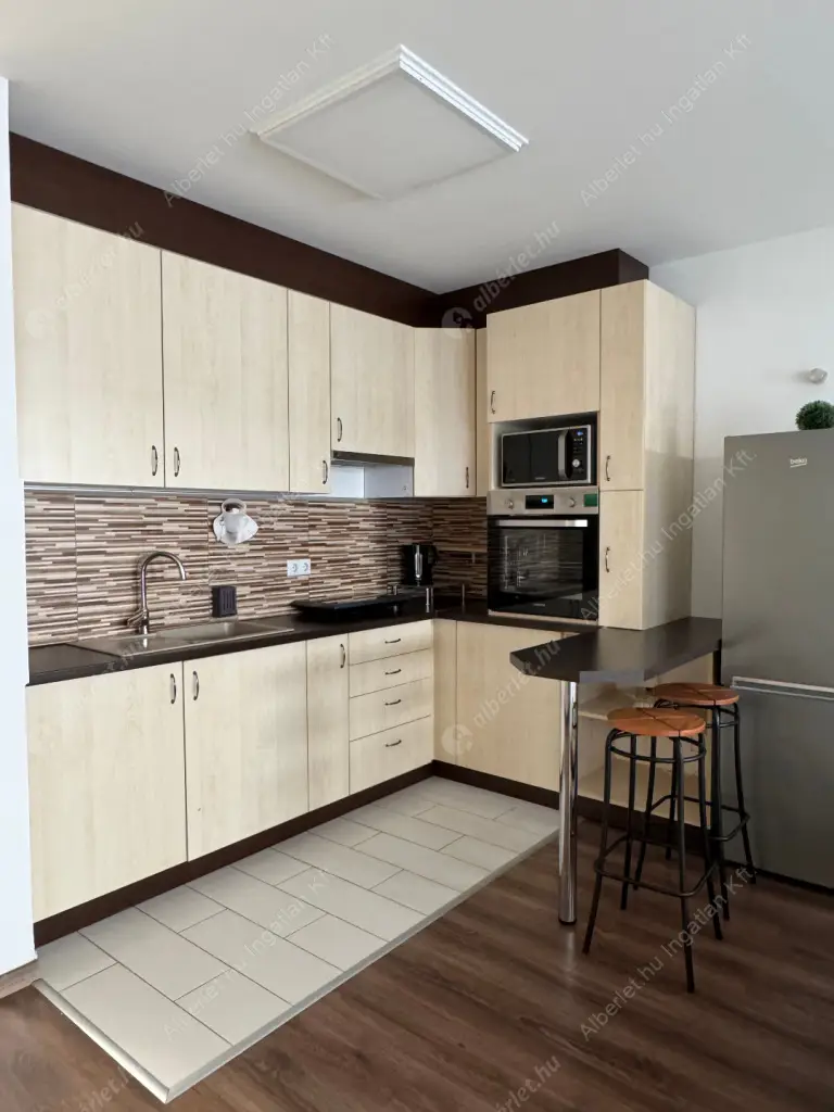 Kiadó albérlet 250000 Ft/hó áron: Budapest, VIII. kerület  Leonardo da Vinci utca. Mérete: 32 nm, 1 szobás | Alberlet.hu - 6599605