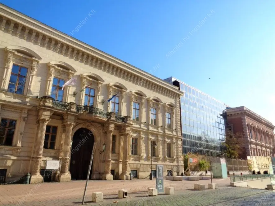 Kiadó albérlet 370000 Ft/hó áron: Budapest, VIII. kerület  Lőrinc pap tér. Mérete: 98 nm, 2 szobás | Alberlet.hu - 6589180