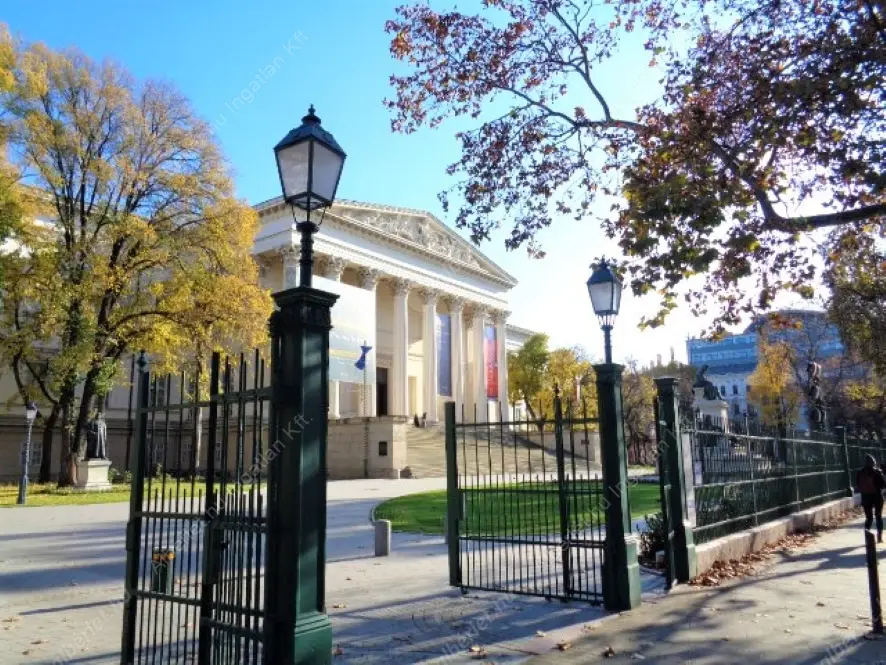 Kiadó albérlet 370000 Ft/hó áron: Budapest, VIII. kerület  Lőrinc pap tér. Mérete: 98 nm, 2 szobás | Alberlet.hu - 6589181