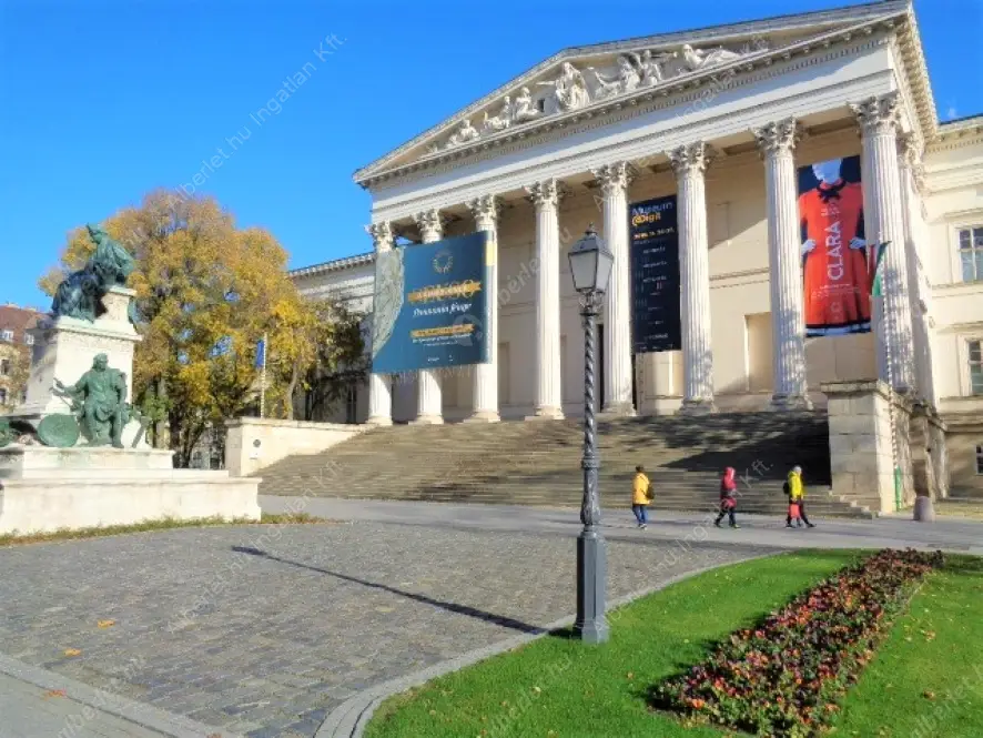 Kiadó albérlet 370000 Ft/hó áron: Budapest, VIII. kerület  Lőrinc pap tér. Mérete: 98 nm, 2 szobás | Alberlet.hu - 6589182