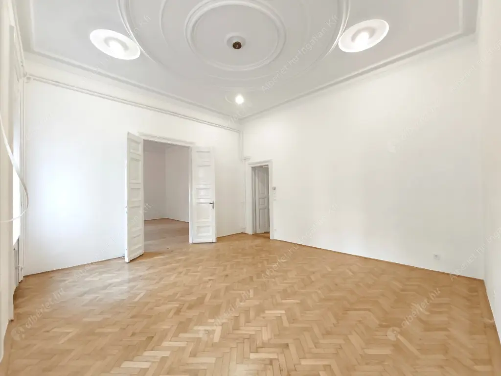 Kiadó albérlet 320000 Ft/hó áron: Budapest, VIII. kerület  Lőrinc pap tér. Mérete: 98 nm, 2 szobás | Alberlet.hu - 6625186