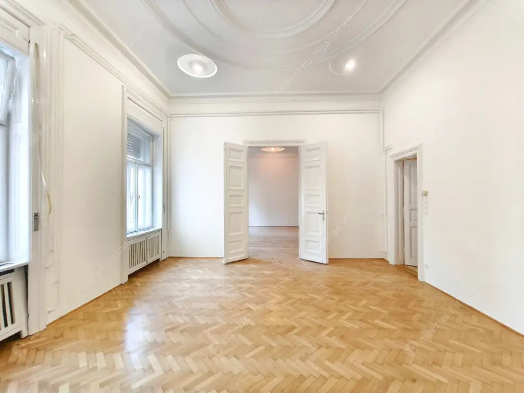 Kiadó albérlet 320000 Ft/hó áron: Budapest, VIII. kerület  Lőrinc pap tér. Mérete: 98 nm, 2 szobás | Alberlet.hu - 6625187